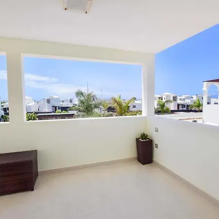 Villa Playa Blanca Sleeps 4 With Pool Air Con And Wifi